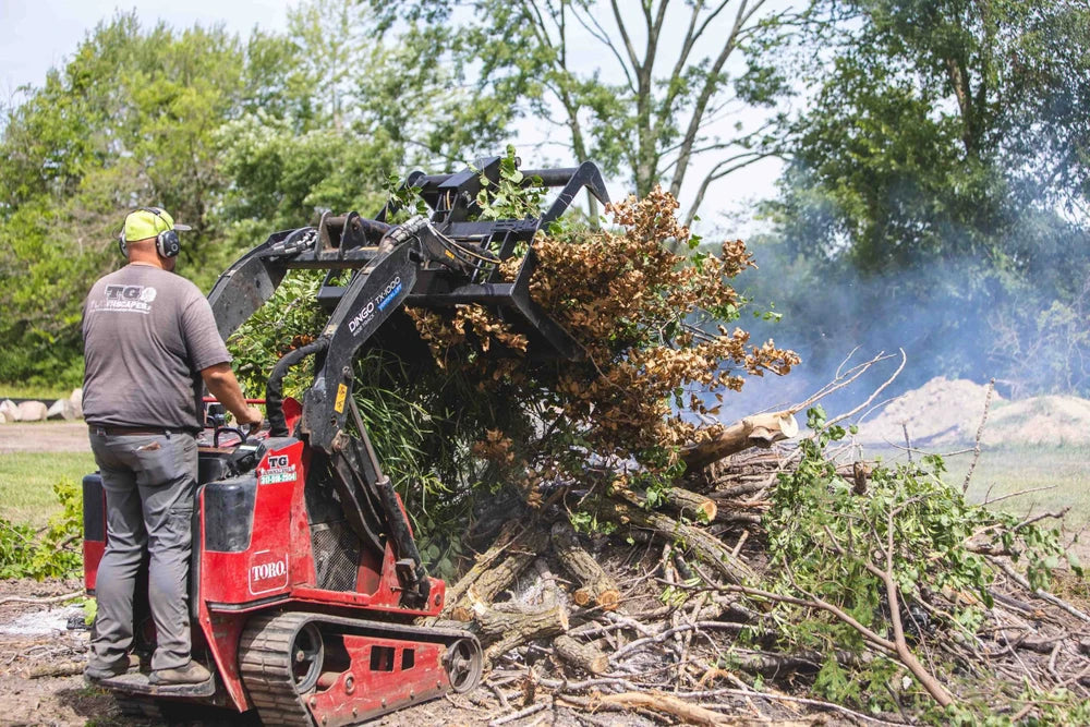 Express Steel 42-Inch Toro Dingo Root Grapple;manufacturer family image, selected configuration may differ