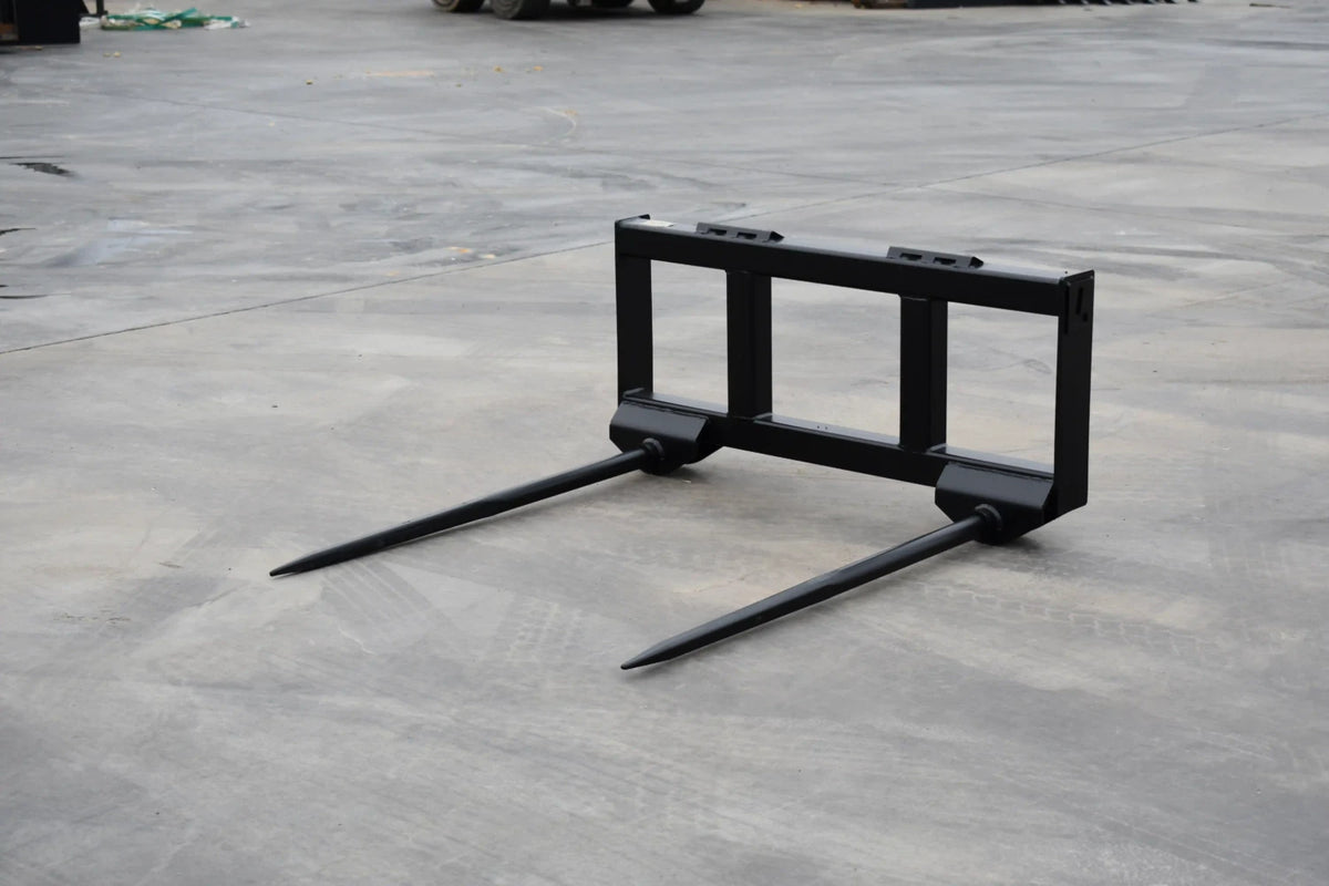 Loflin Fabrication Double-Bottom Hay Spear For Skid Steers & Track Loaders; manufacturer family image, illustrated configuration may differ.