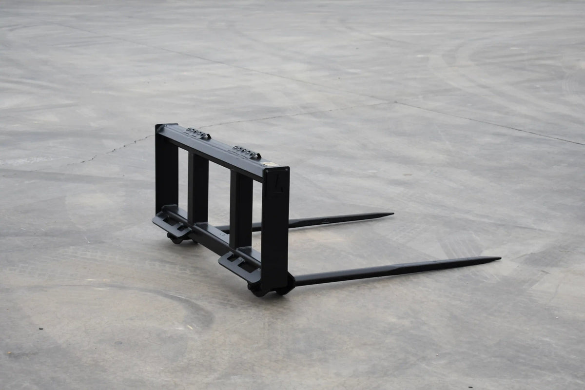 Loflin Fabrication Double-Bottom Hay Spear For Skid Steers & Track Loaders; manufacturer family image, illustrated configuration may differ.