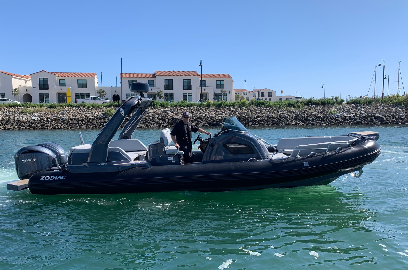 Zodiac Medline 9 Console RIB | Twin Yamaha 300hp Outboards
