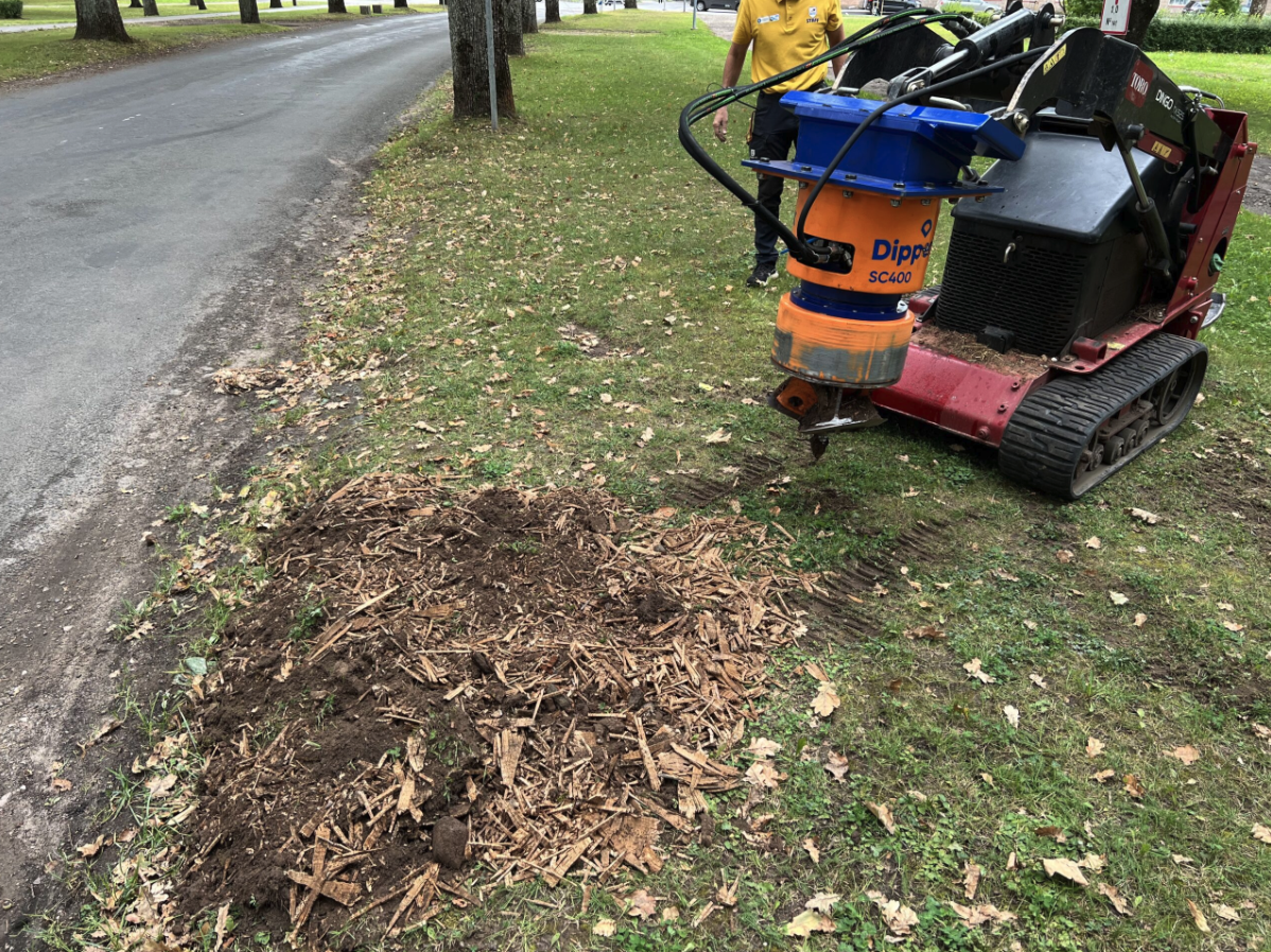 Dipperfox Stump Crusher – Stump Grinder for Mini Excavators 1.5–5 Ton & Mini Track Loaders (8–34 GPM) – SC400
