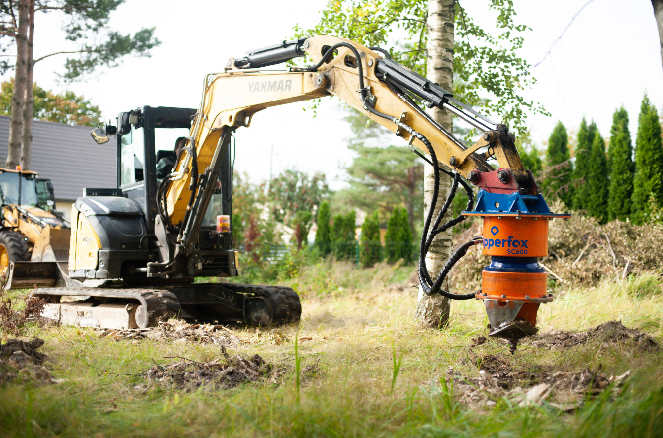 Dipperfox Stump Crusher – Stump Grinder for Excavators 6–14 Ton, Skid Steers & Track Loaders (17–40 GPM) – SC600