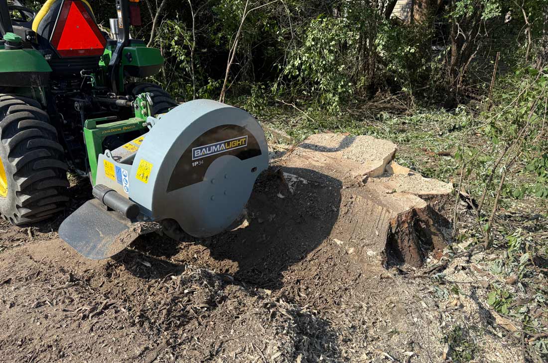 Baumalight 1P34 mounted on tractor