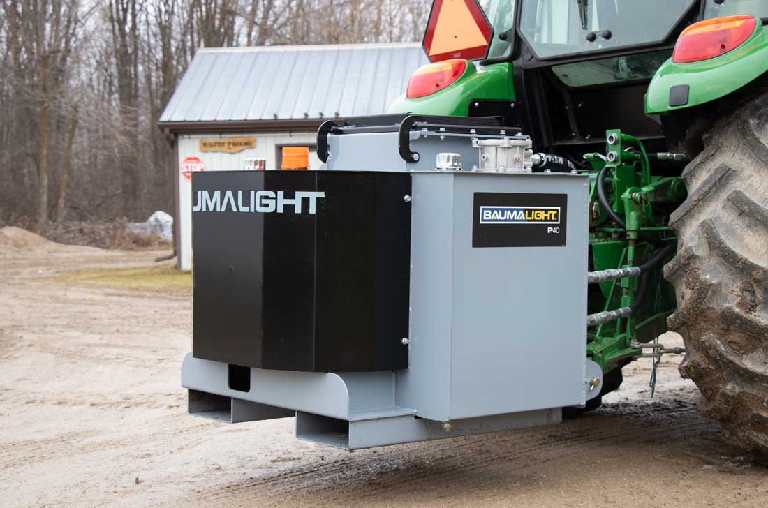 Baumalight P40-540 hydraulic power pack on tractor