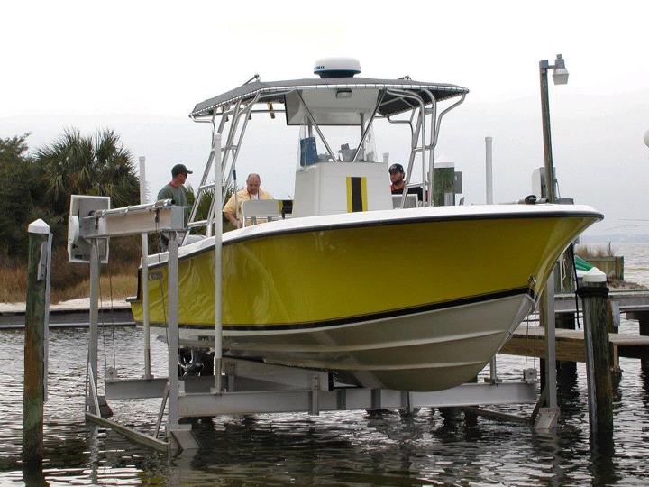 16,000 LB Free Standing Lake Boat Lift – Aluminum Frame, Dual 1HP Motors – Boat Lift Distributors
